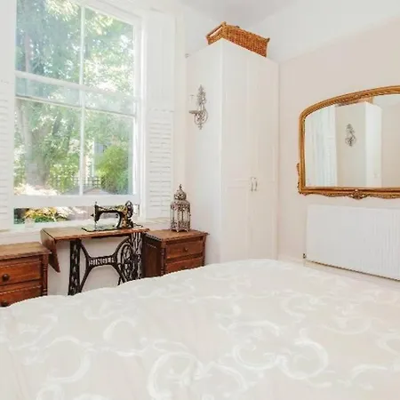 Beautiful Two Bedroom Flat In Kensington Лондон Экстерьер фото