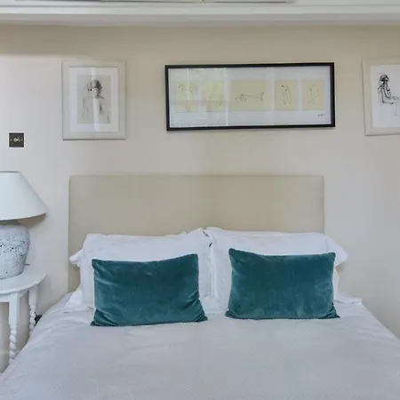 Beautiful Two Bedroom Flat In Kensington Лондон Экстерьер фото