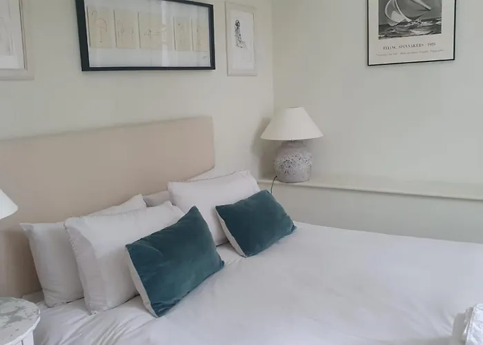 Beautiful Two Bedroom Flat In Kensington